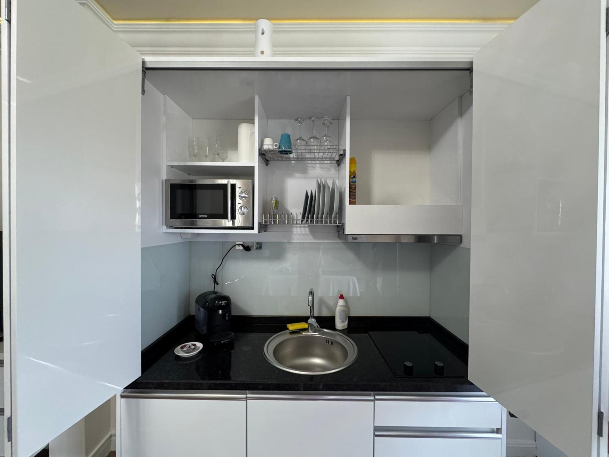 Sara White Tower Apartment